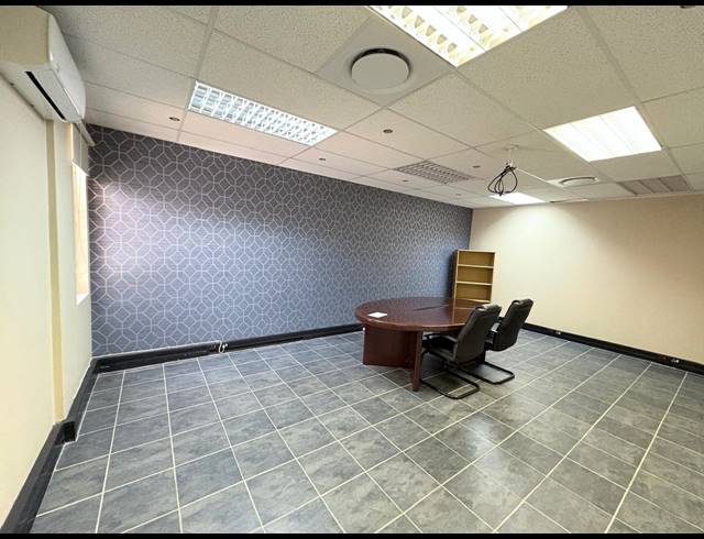 840M² OFFICE TO LET IN NOORDWYK